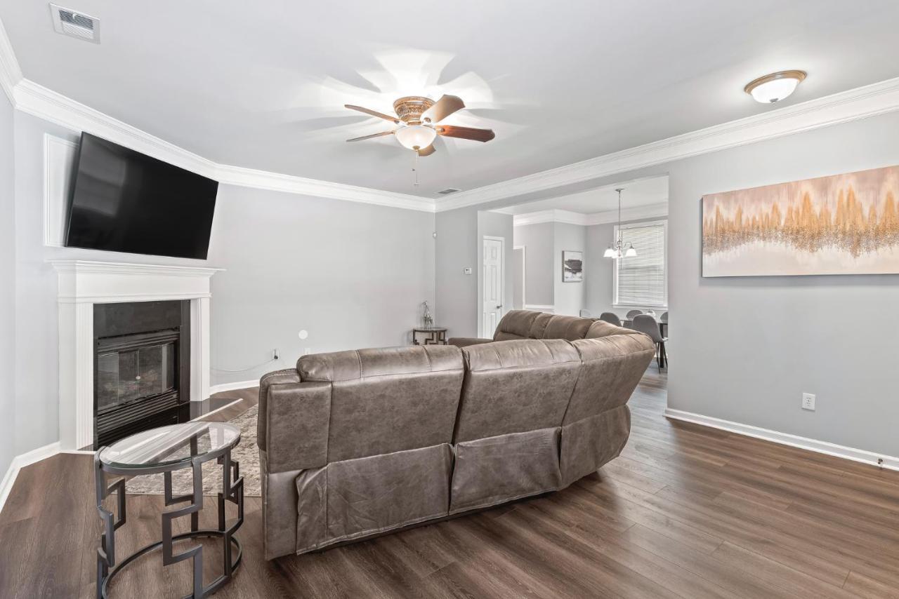 Calming Grey Townhouse With Jacuzzi Bathtub Villa แอตแลนตา ภายนอก รูปภาพ